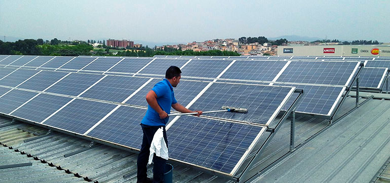 Limpieza de Placas Solares en Barcelona y Granollers